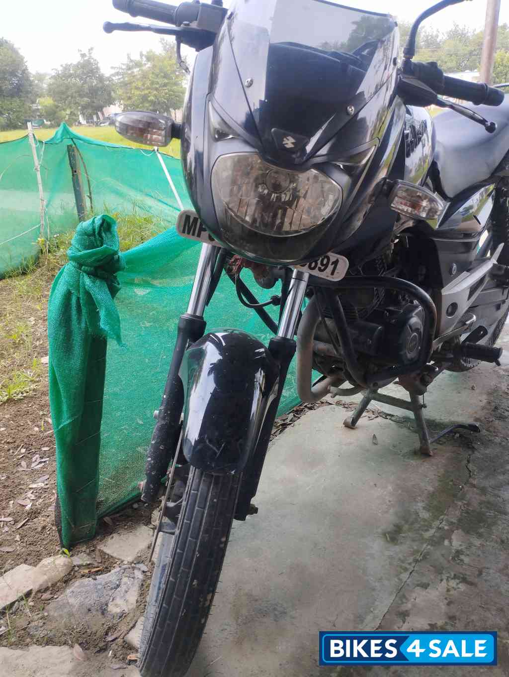 Midnight Black Bajaj Pulsar 150 DTSi