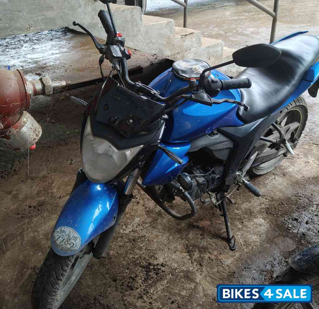 Bhue Suzuki Gixxer ABS