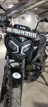 Black TVS Raider 125