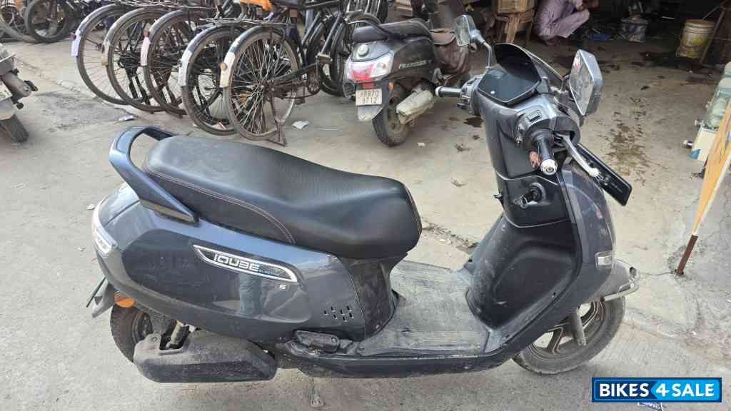 TVS iQube S