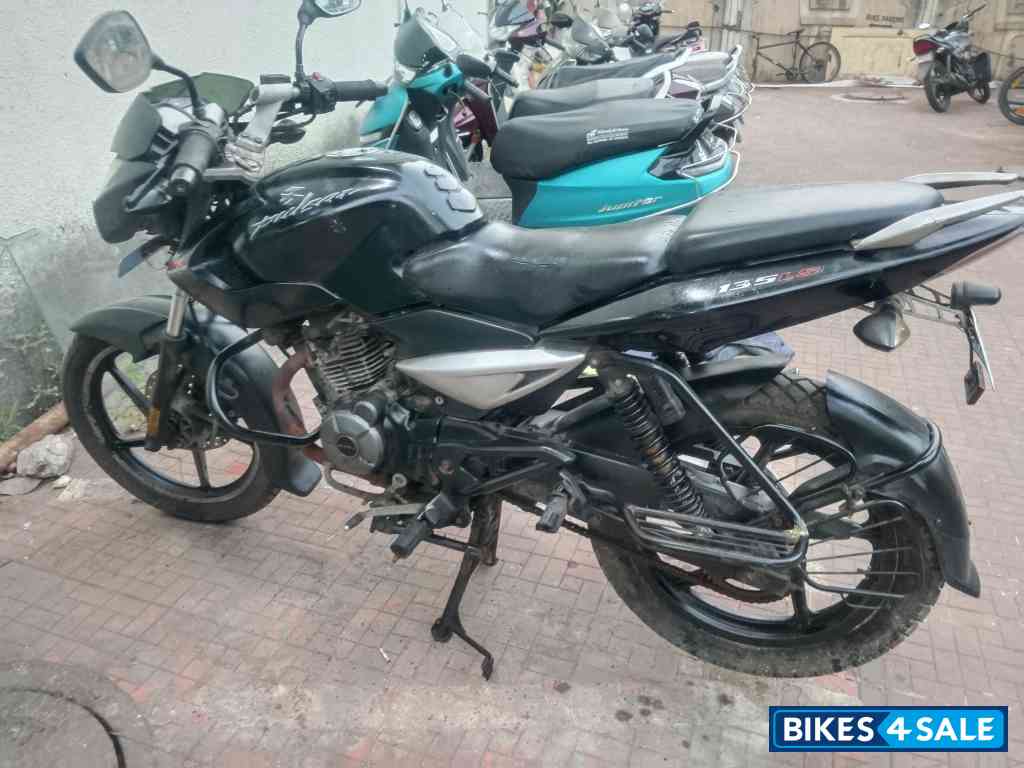 Black Bajaj Pulsar 135LS