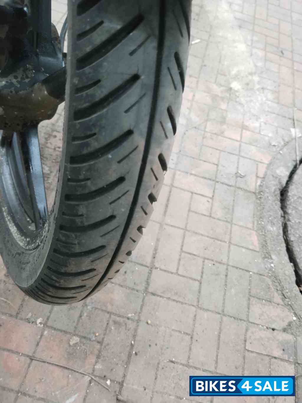 Black Bajaj Pulsar 135LS Black Bajaj Pulsar 135LS