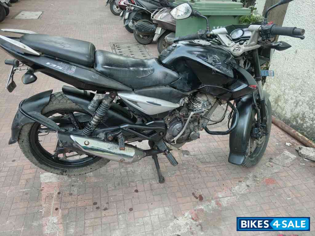Black Bajaj Pulsar 135LS Black Bajaj Pulsar 135LS