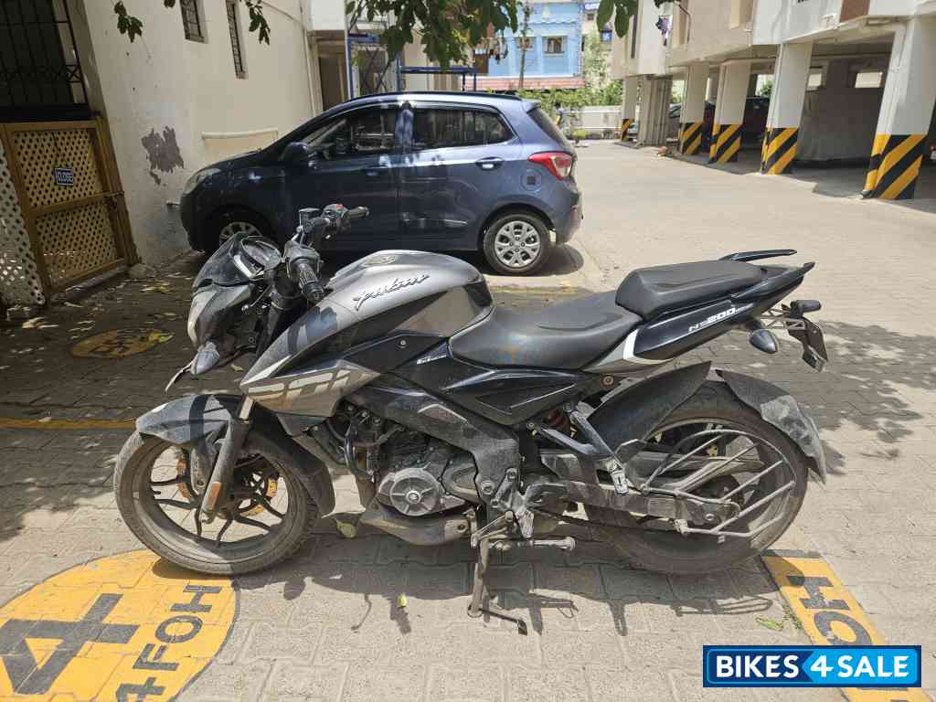 Pewter Grey Bajaj Pulsar NS200