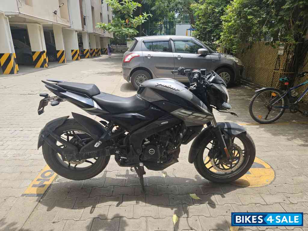 Pewter Grey Bajaj Pulsar NS200