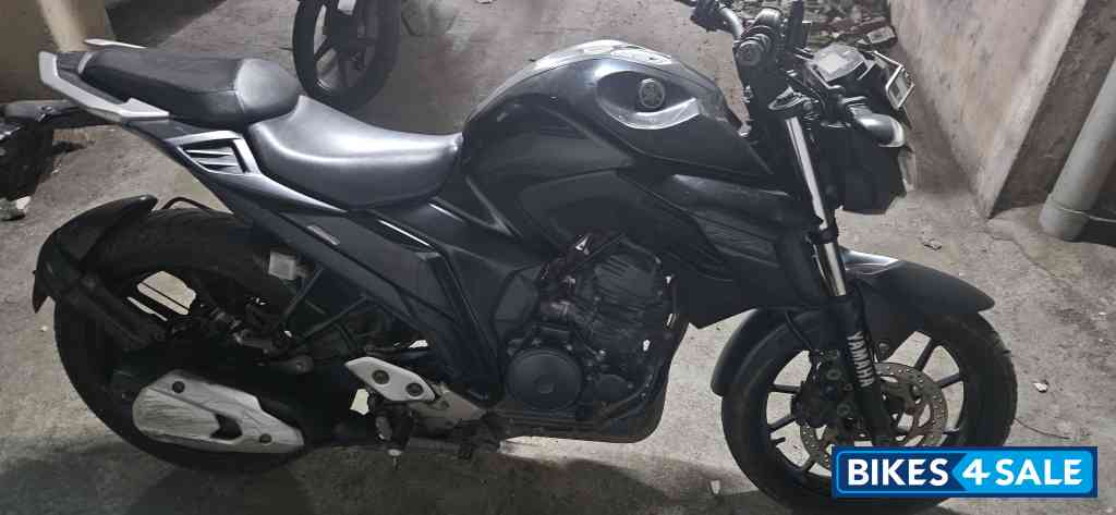 Yamaha FZS 25