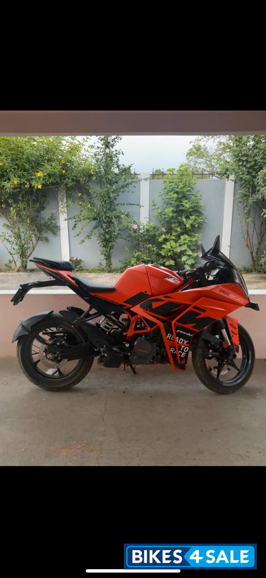 Orange KTM RC 200 GP