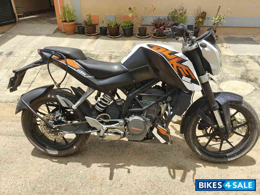 KTM Duke 200