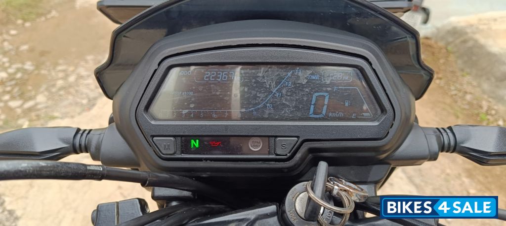 Grey Bajaj Dominar 250