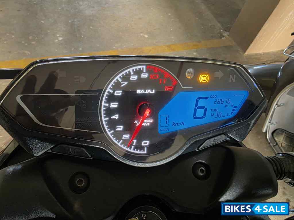 Black Bajaj Pulsar N160 Dual Channel ABS