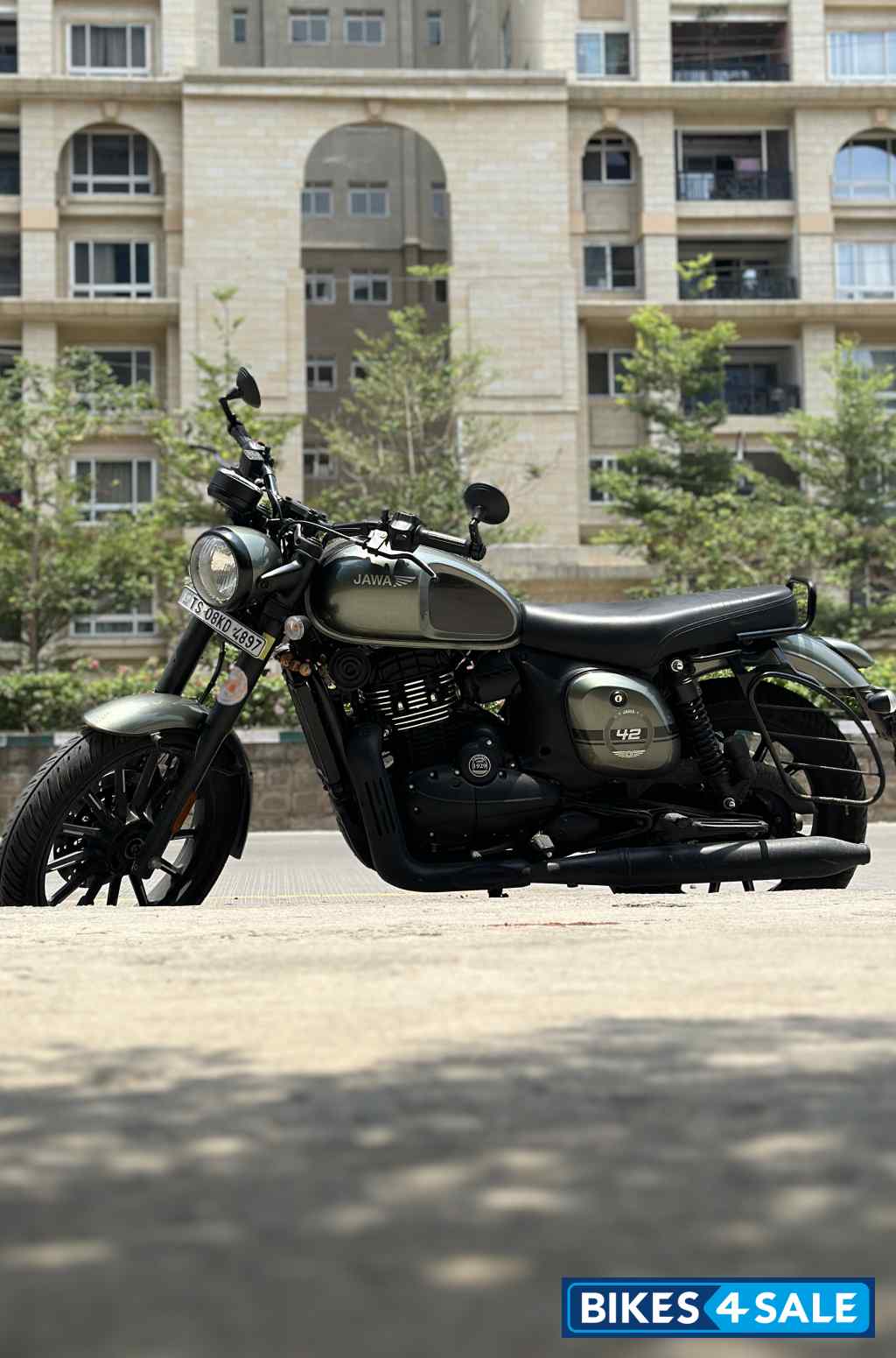 Jawa 42 Dual Channel ABS Cosmic Carbon