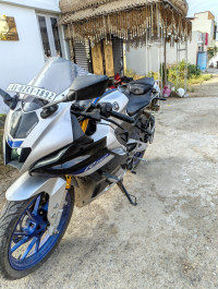 Yamaha R15 V4
