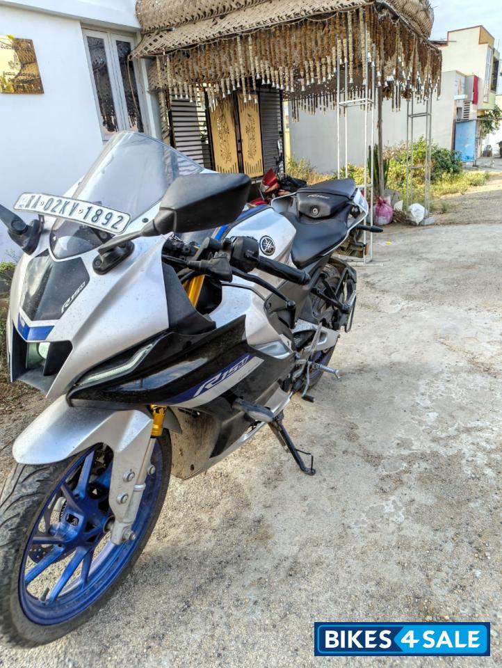 Yamaha R15 V4
