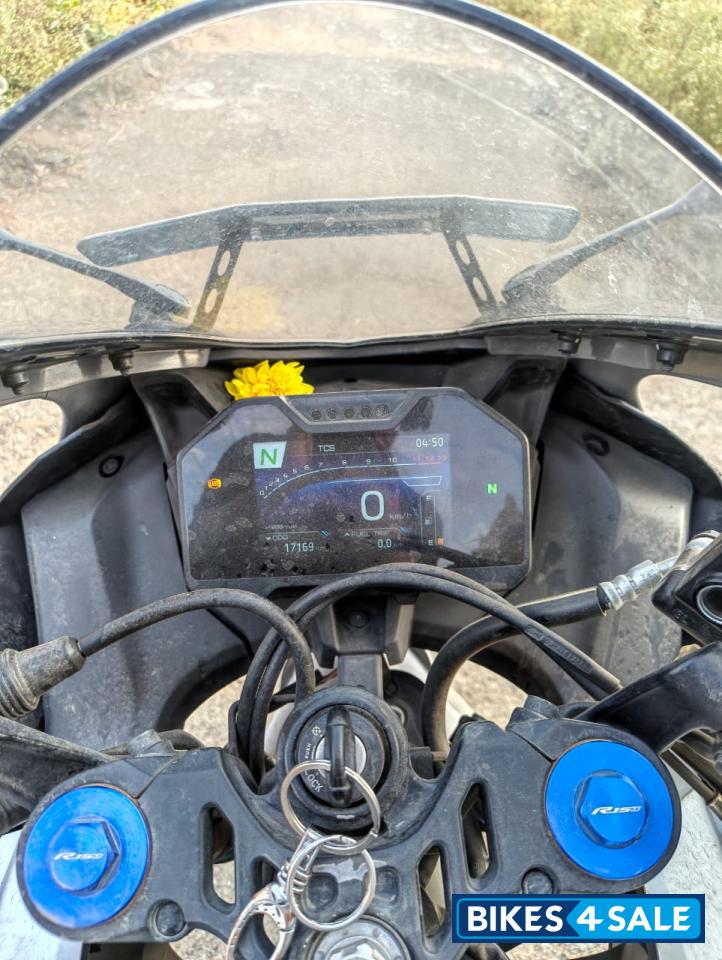 Yamaha R15 V4