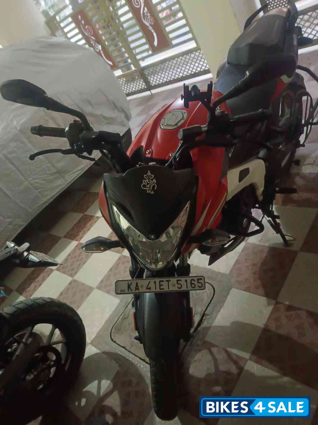 Red Bajaj Pulsar NS 160