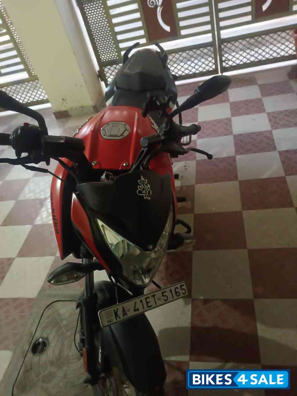 Red Bajaj Pulsar NS 160