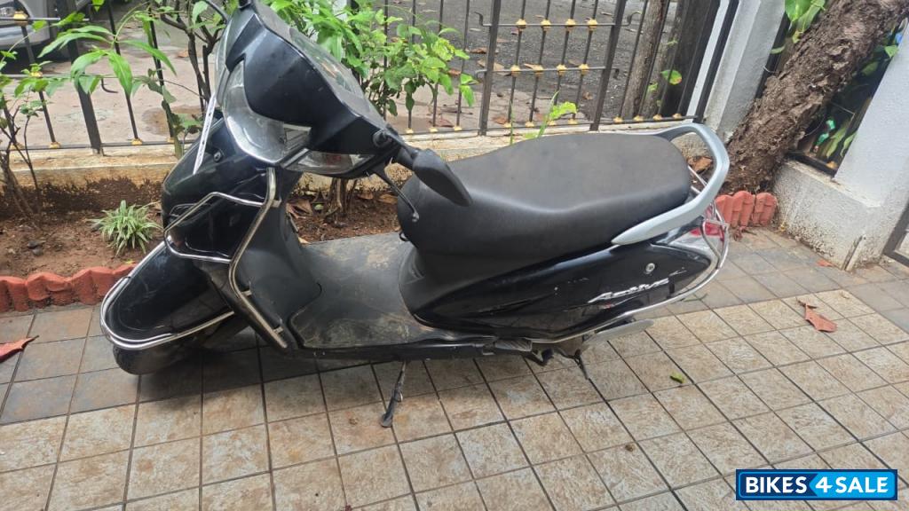 Black Honda Activa 4G