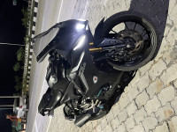 Low Glossy Black Yamaha R15 V4