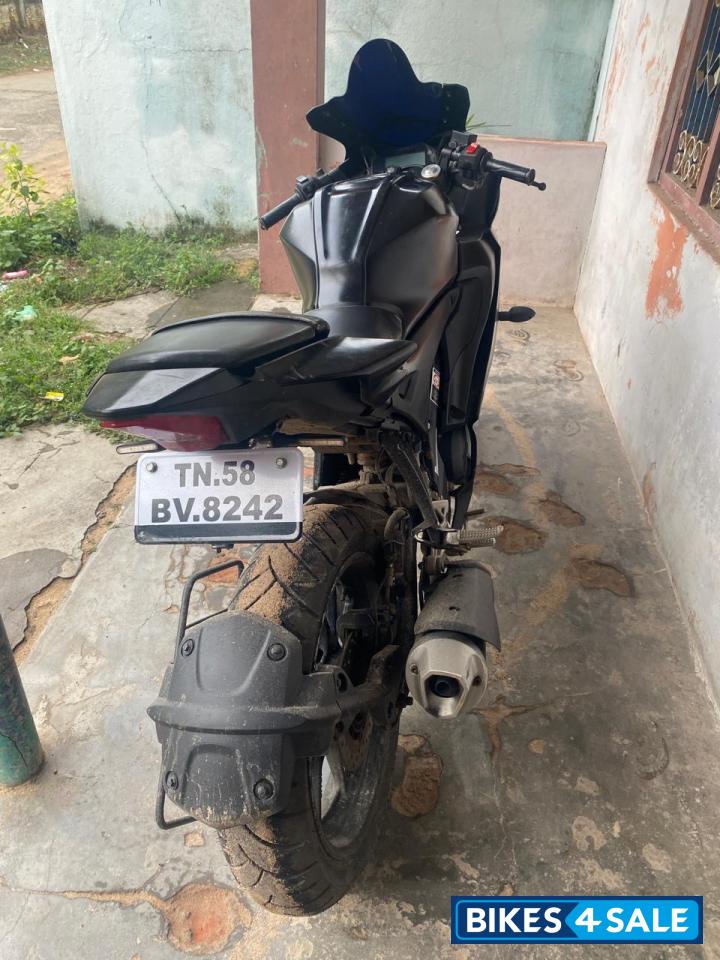 Low Glossy Black Yamaha R15 V4 Low Glossy Black Yamaha R15 V4