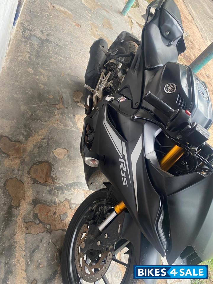 Low Glossy Black Yamaha R15 V4 Low Glossy Black Yamaha R15 V4