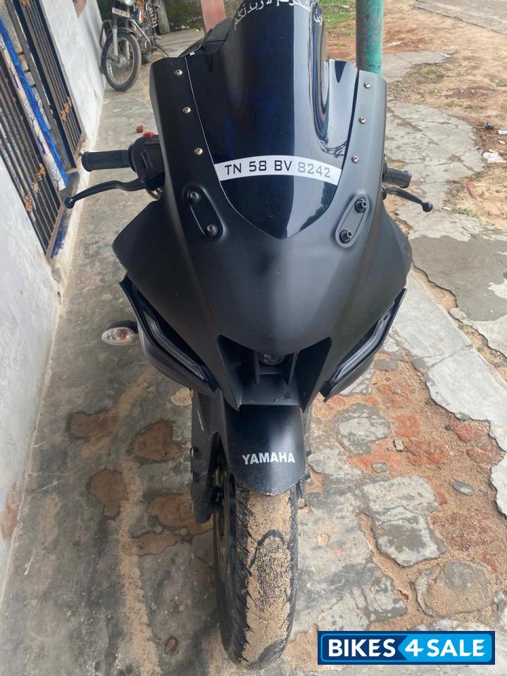 Low Glossy Black Yamaha R15 V4 Low Glossy Black Yamaha R15 V4