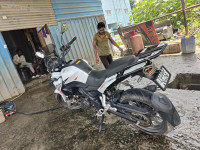 White Benelli TRK 251