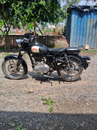 Black Royal Enfield Classic 350