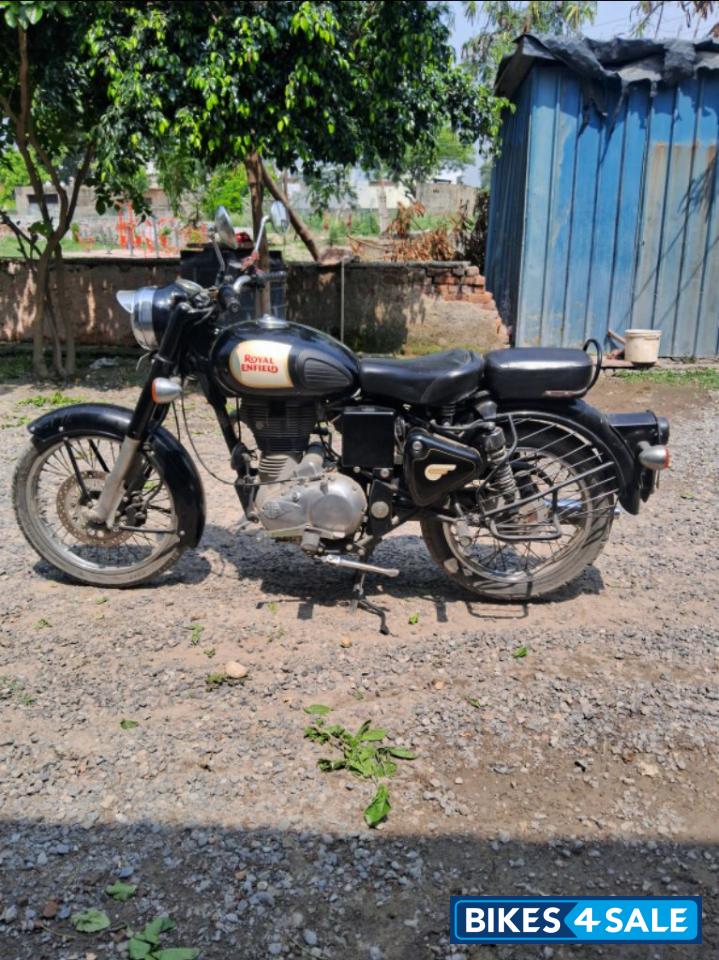 Black Royal Enfield Classic 350