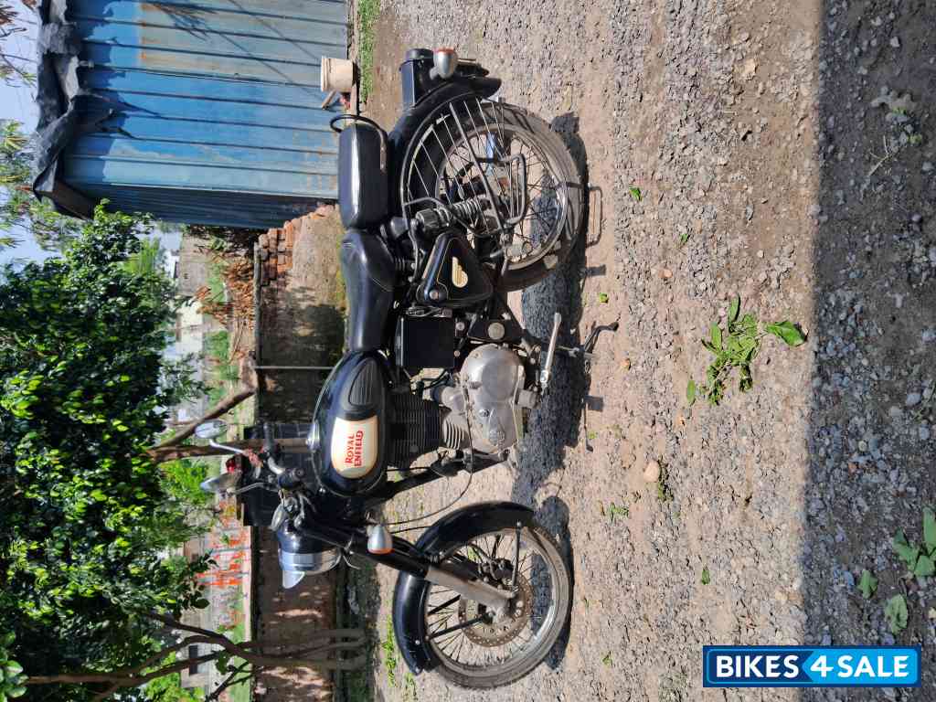 Black Royal Enfield Classic 350