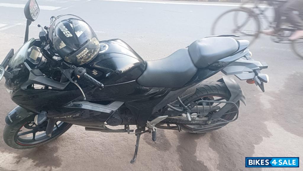 Suzuki Gixxer SF