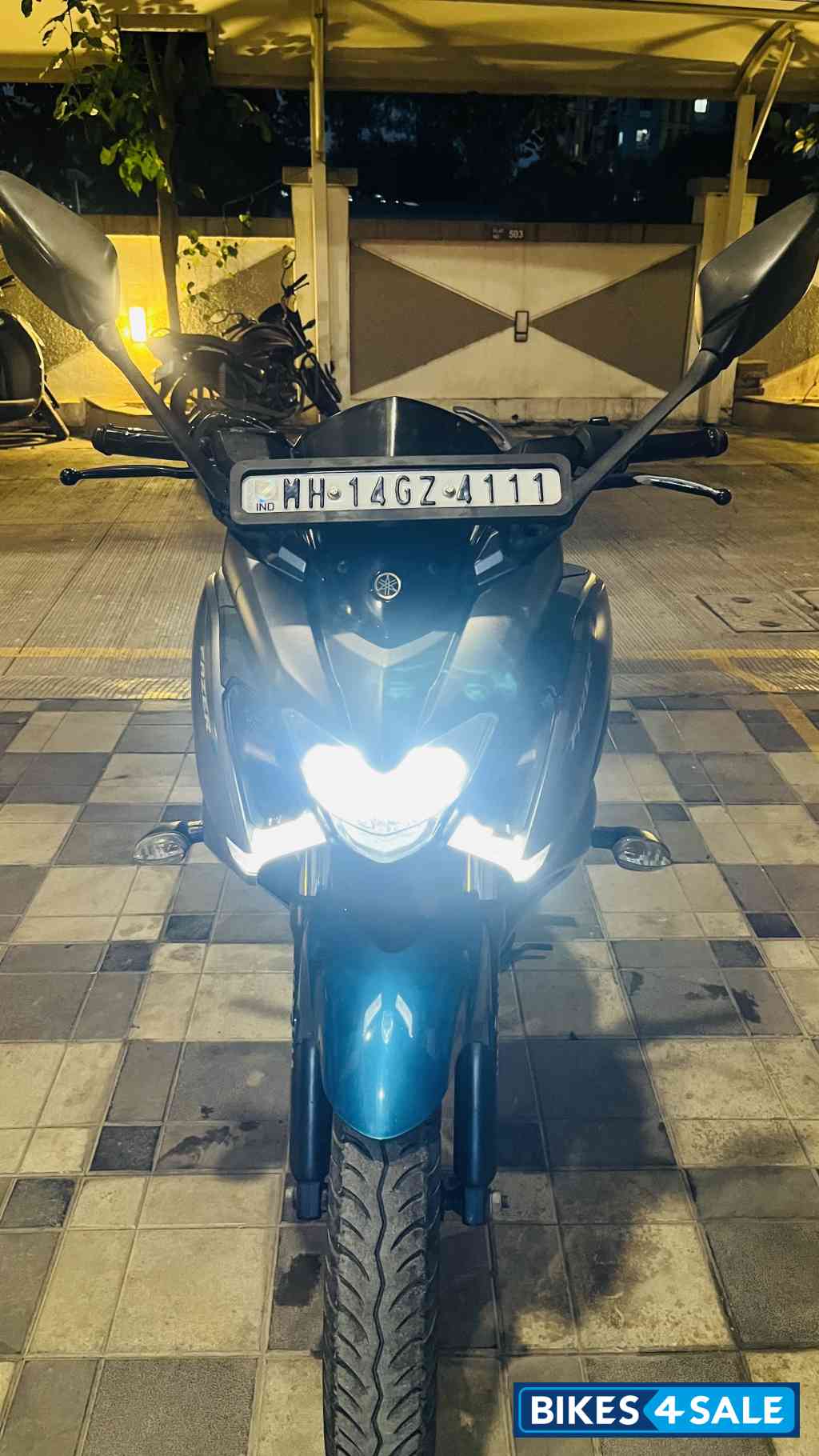 Blue Yamaha Fazer 25