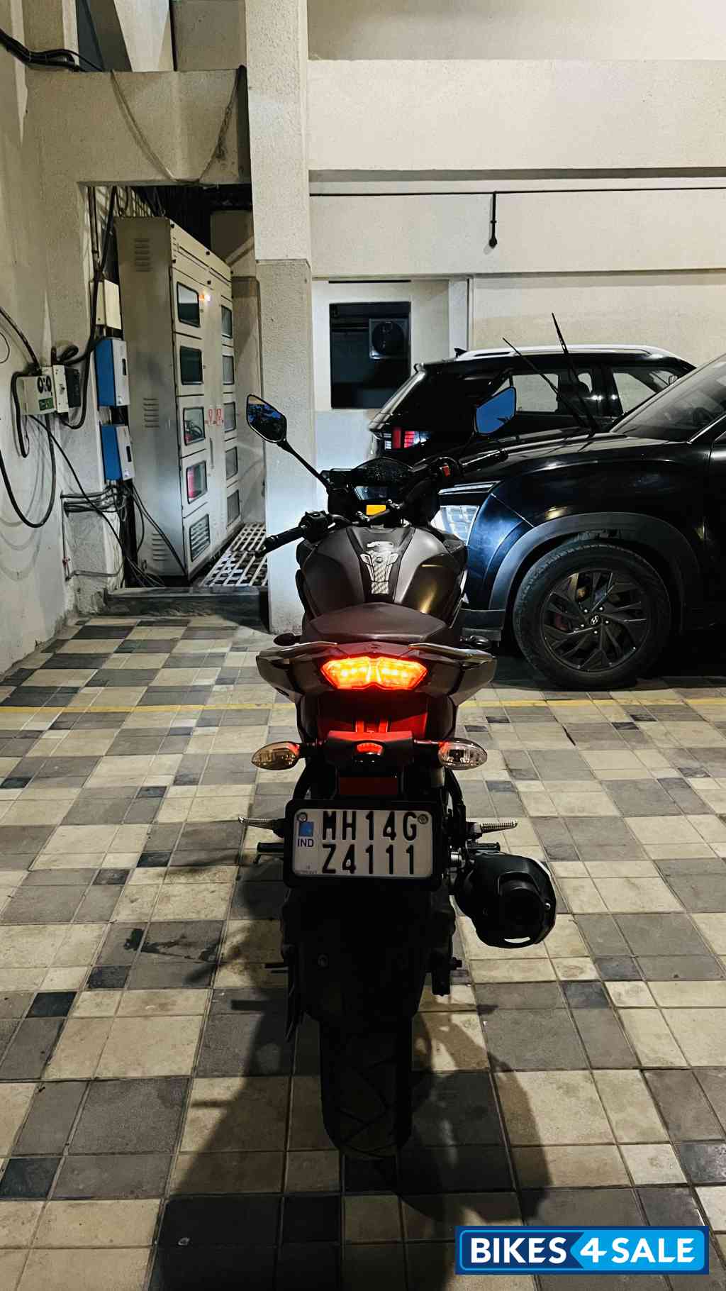 Blue Yamaha Fazer 25