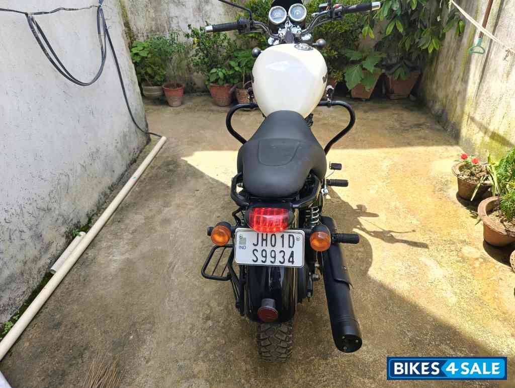White Royal Enfield Thunderbird X 350