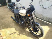 White Royal Enfield Thunderbird X 350