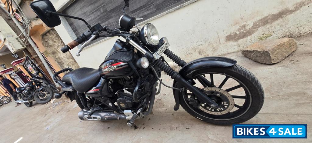 Bajaj Avenger Street 220
