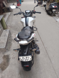 White TVS Apache RTR 200 4V