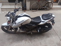 White TVS Apache RTR 200 4V