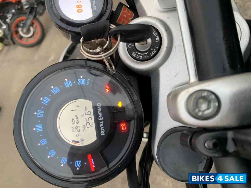 Black Royal Enfield Super Meteor 650