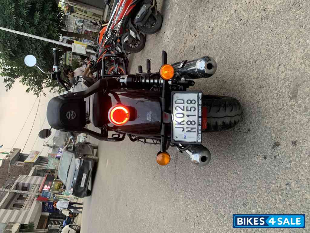 Black Royal Enfield Super Meteor 650