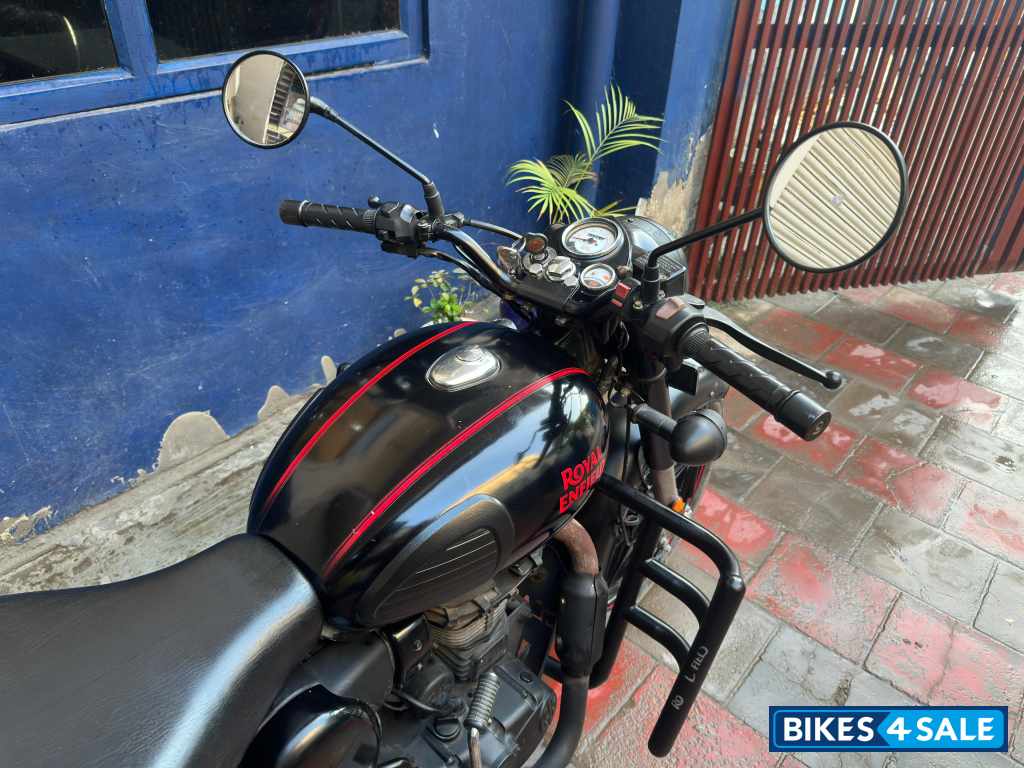 Royal Enfield Classic Stealth Black