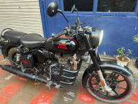 Royal Enfield Classic Stealth Black