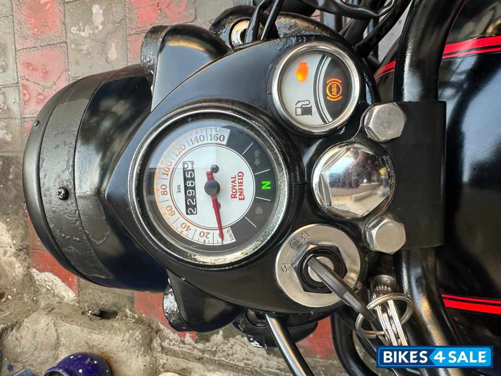 Royal Enfield Classic Stealth Black