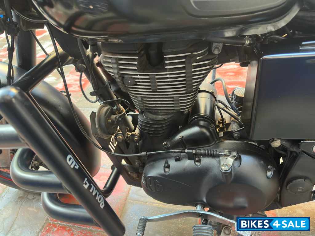 Royal Enfield Classic Stealth Black