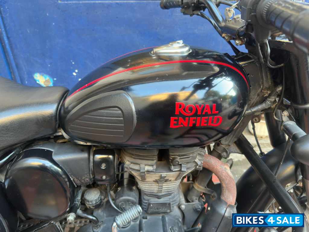 Royal Enfield Classic Stealth Black