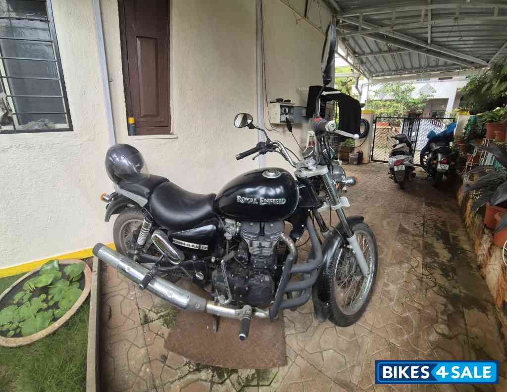 Mat Black Royal Enfield Thunderbird 350