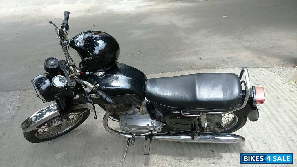 Ideal Jawa Yezdi Classic