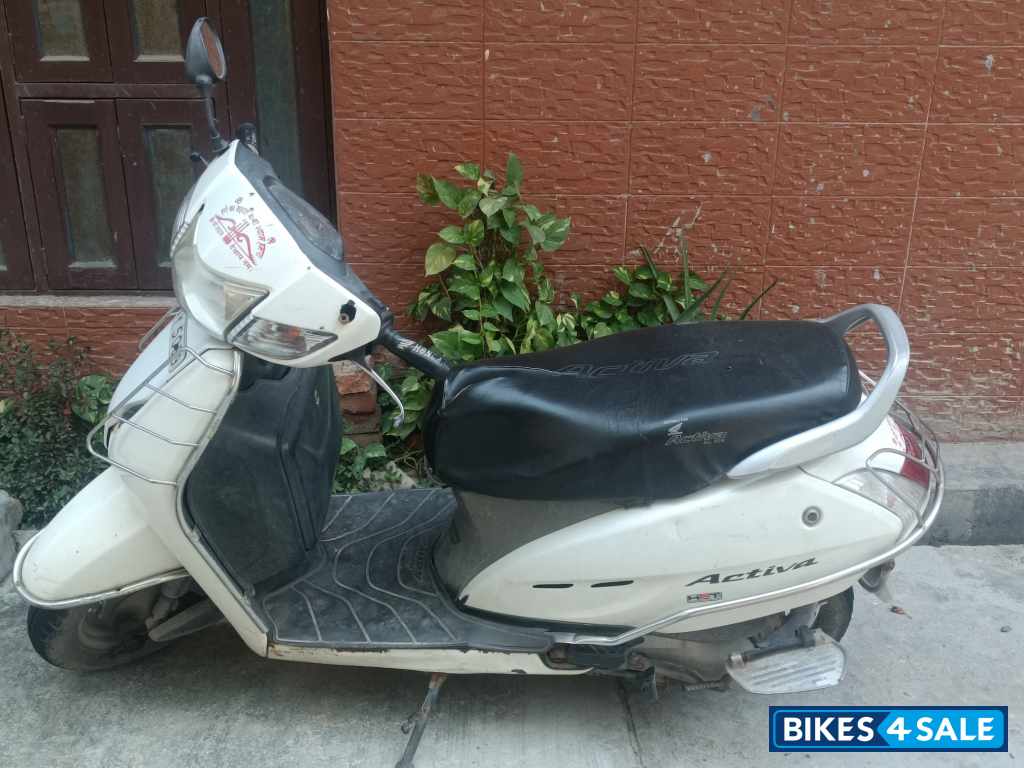 White Honda Activa