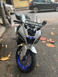 Yamaha R15 V4