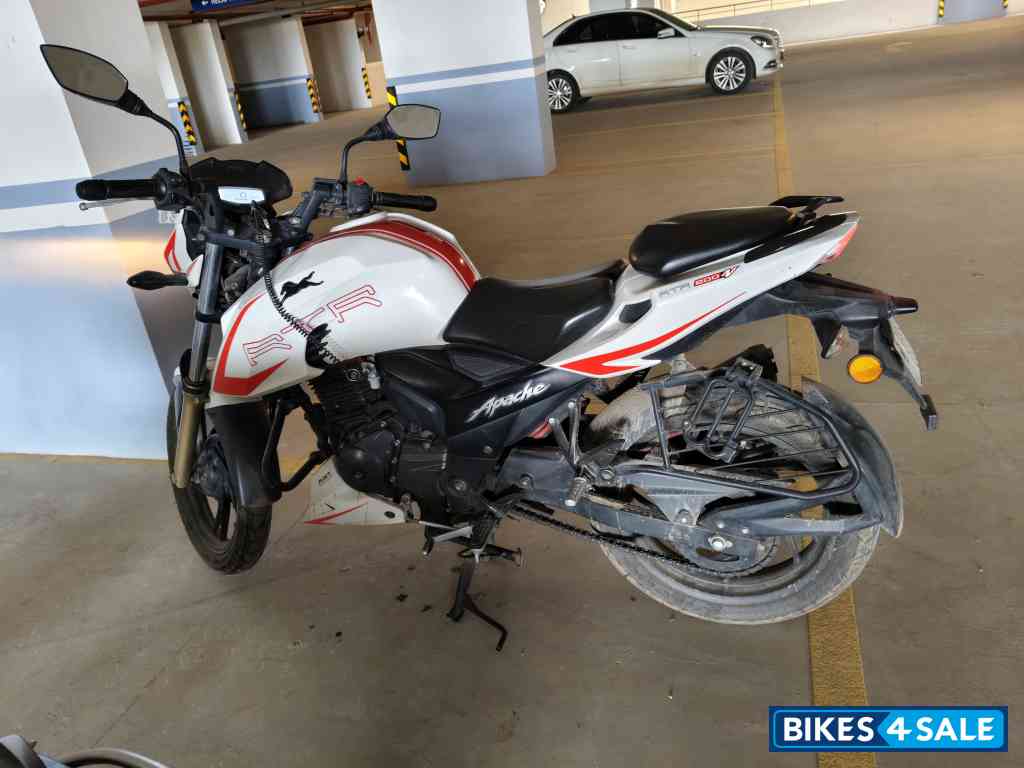 White TVS Apache RTR 200 4V ABS Race Edition 2.0