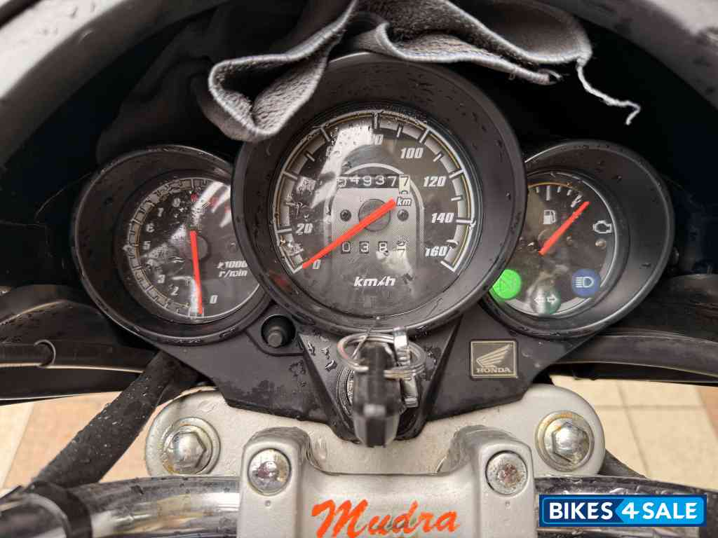 Pearl Siren Blue Honda Unicorn 160 BS6